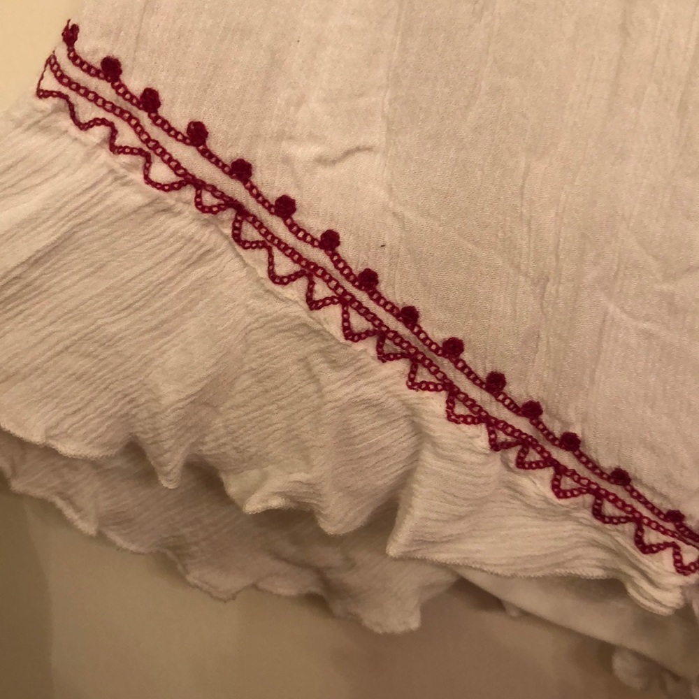 White and red romper - Picture 5 of 7